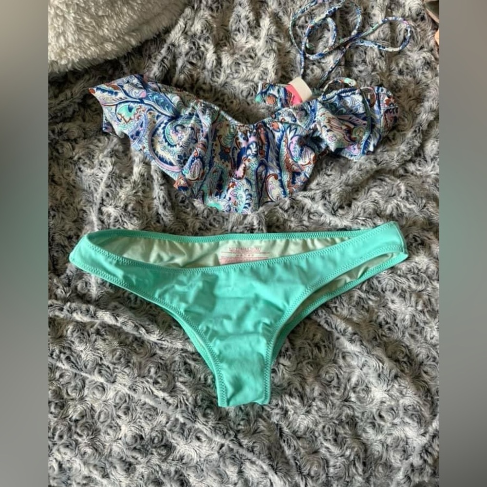 Victoria’s Secret bikini